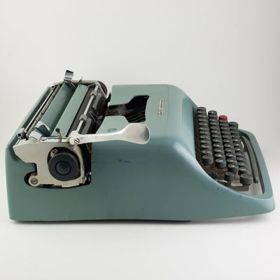 Olivetti Studio 44 Blue Typewriter (1963-1964)