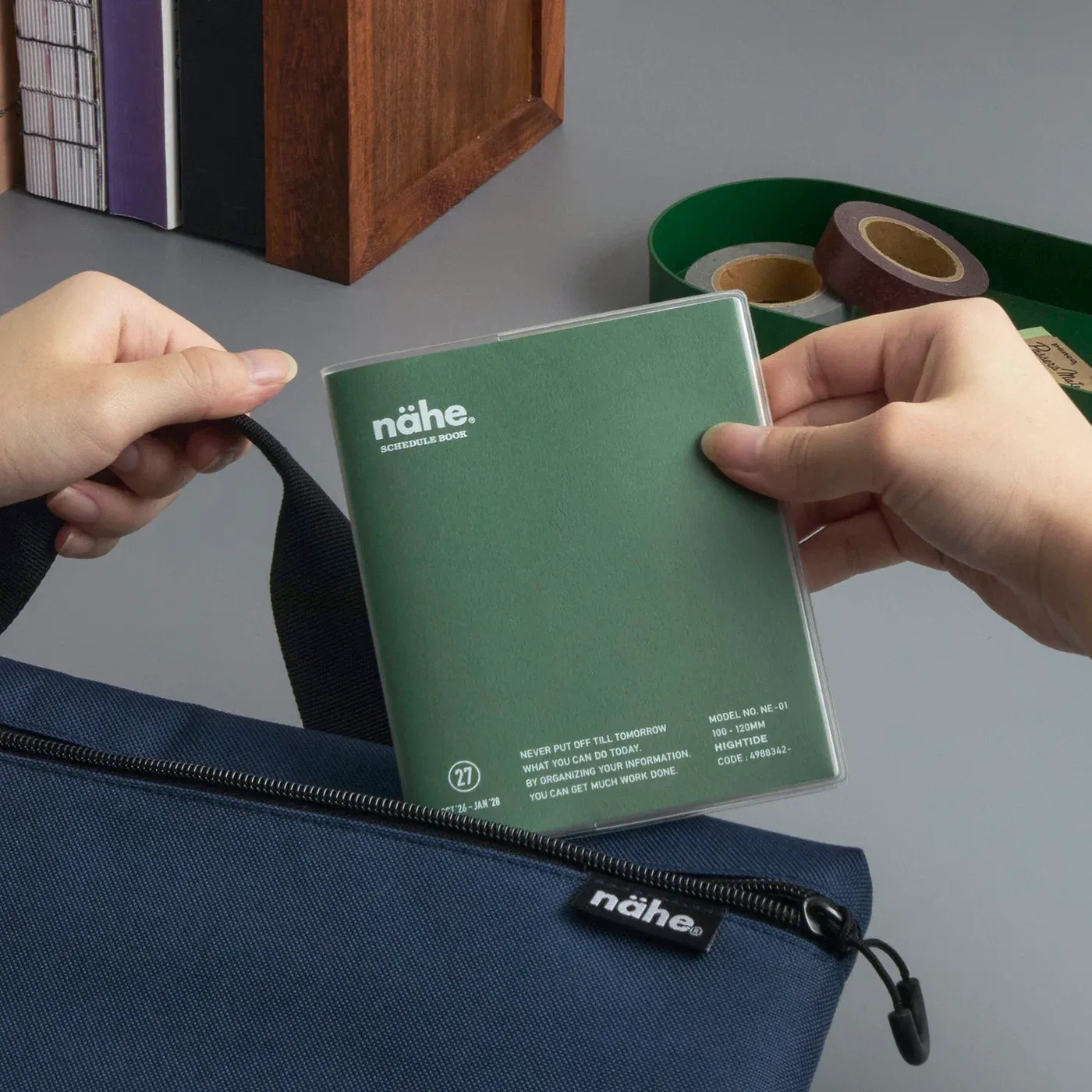 Nähe Square Weekly Diary 2027