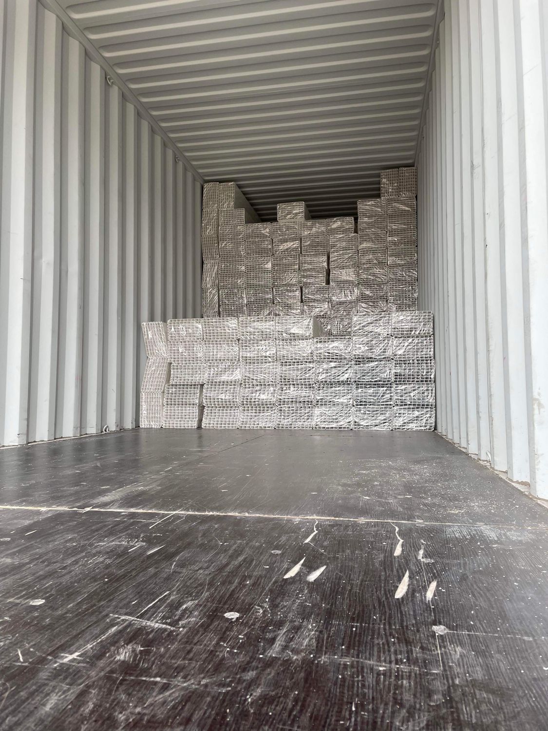 Contractor PKG 3 Quater Truck Load White Vinyl Fence 140 Sections (1120/FT)