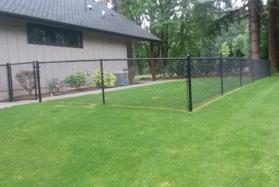 [200&#39; Length] 4&#39; Black Vinyl Chain Link Complete Fence Package