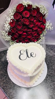 40 Red roses + 18cm Heart Cake