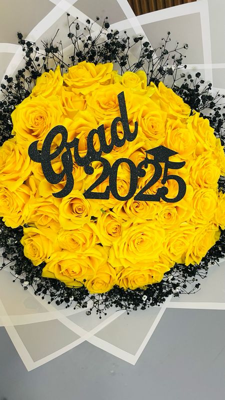 40 Graduation Yellow Roses