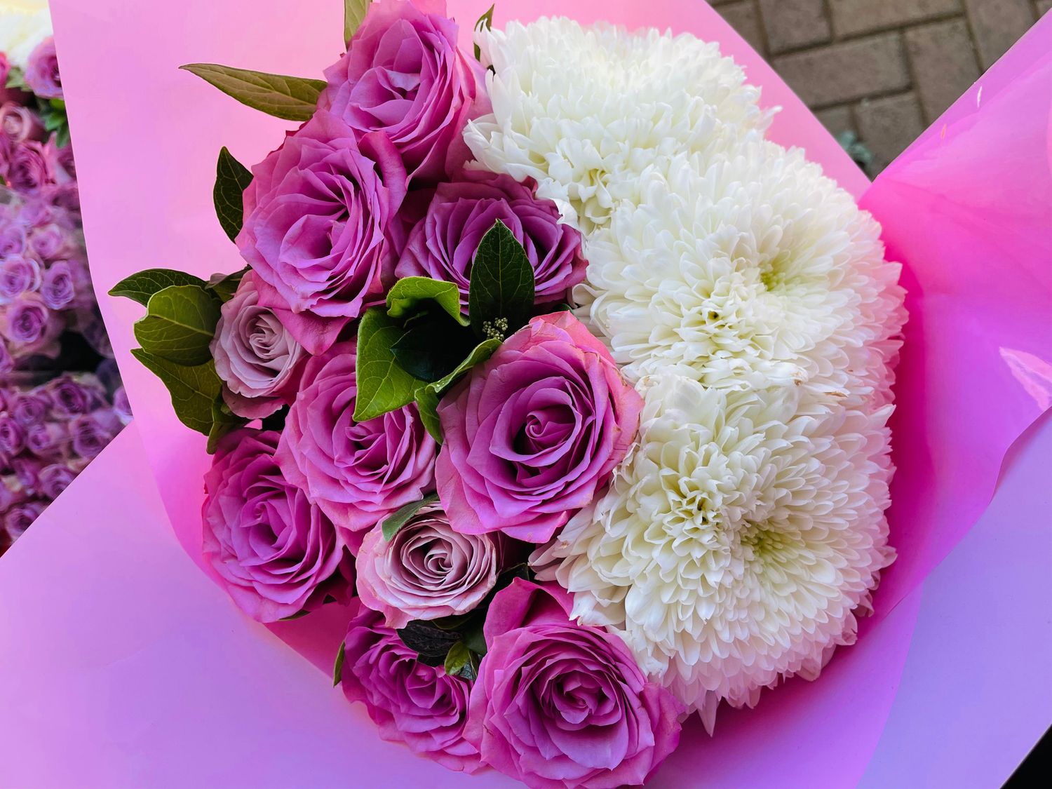 10 roses with sprays