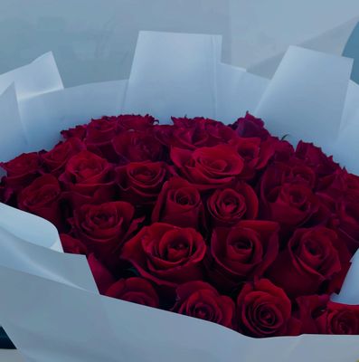 40  red roses