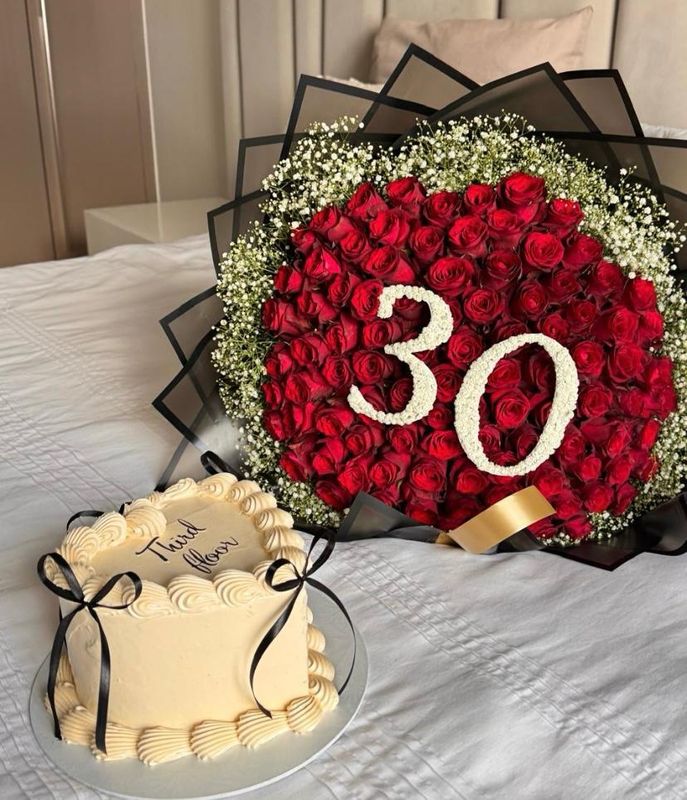 100 Red Roses with Cake