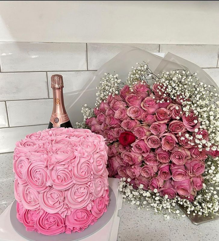 50 pink Roses with an 18cm Cake