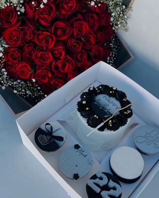 40 red roses with bento box