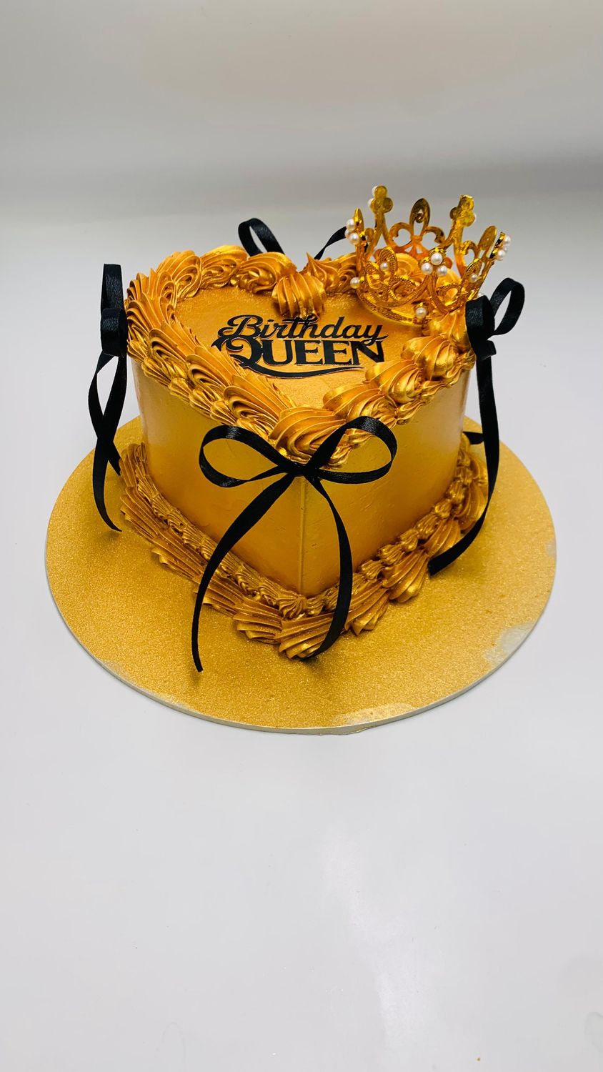 18cm Gold heart shaped Cake