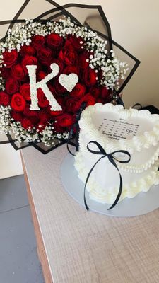 40Roses + 18cm heart Shaped Cake
