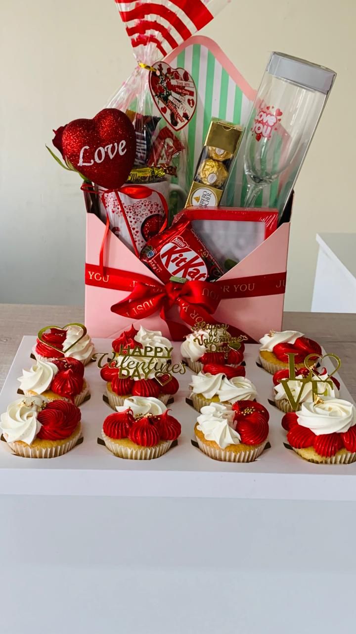 Valentine Cupcakes &amp; Luxury Gift Set