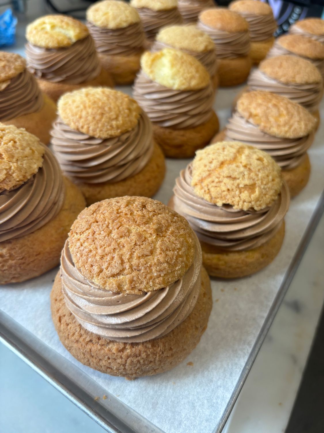 Light Hazelnut praliné mousseline (FR/EN)