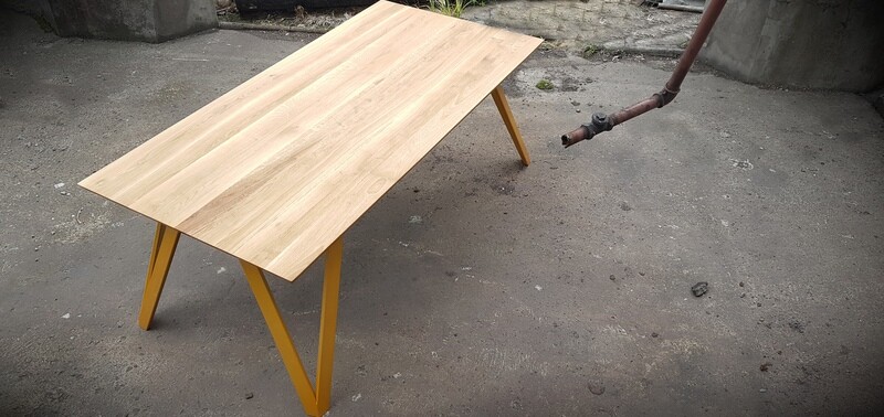 Design Esstisch NATHALIA aus Massivholz Design Esstisch NATHALIA aus Massivholz