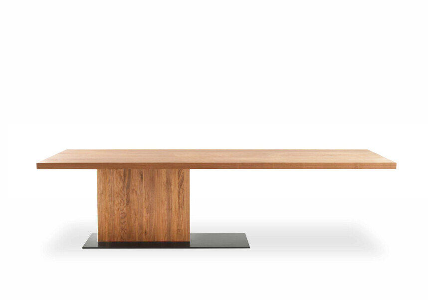 Design Esstisch EMMI aus Massivholz