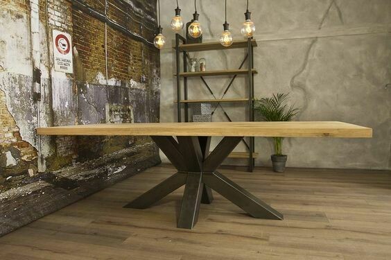 Design Esstisch CURT aus Massivholz