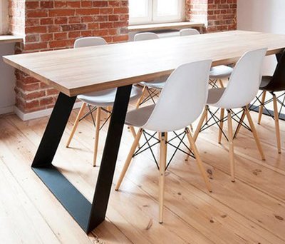 Design Esstisch SARAH aus Massivholz