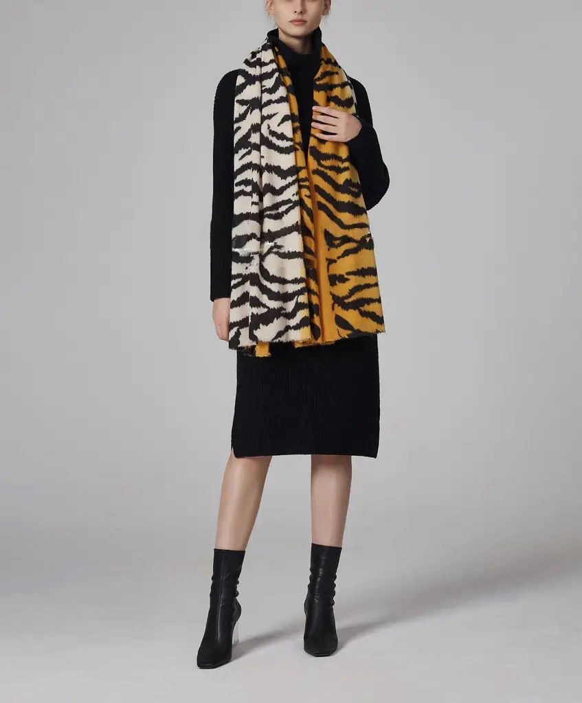 Medium Weight Two Tone Tiger Print Scarf