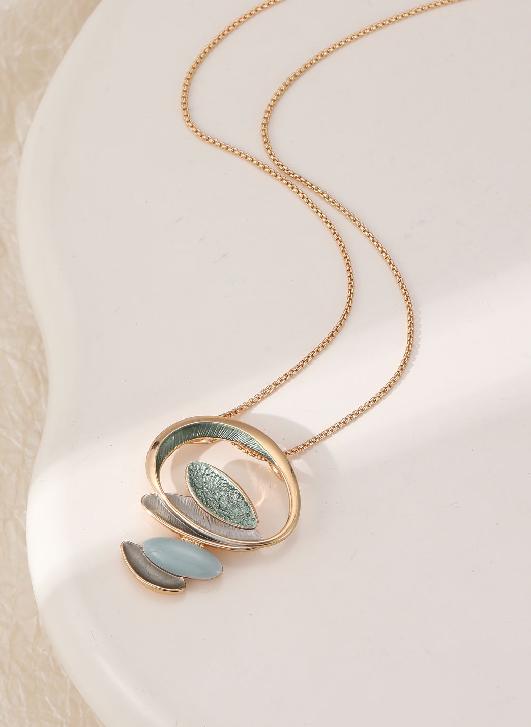 Ava Contemporary Pendant