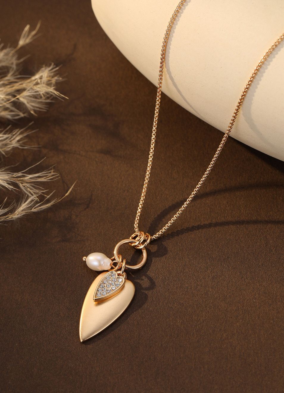 Contemporary Gold Heart Charm Pendant Contemporary Gold Heart Charm Pendant