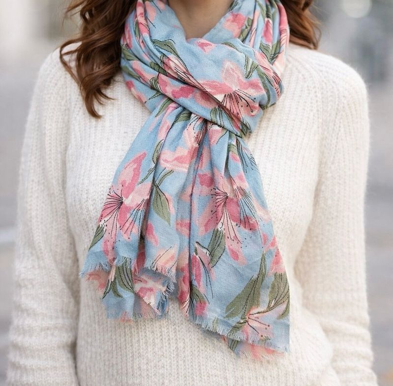 Lilies Scarf - Blue