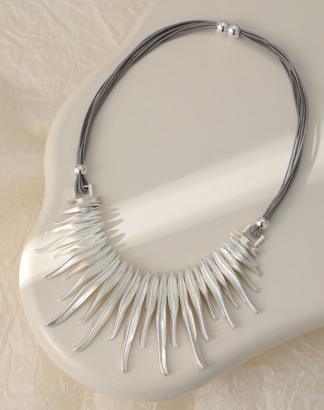 Magnetic Clasp Statement Necklace Magnetic Clasp Statement Necklace