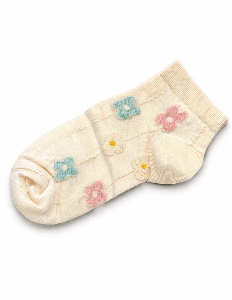 Cream Flower Socks