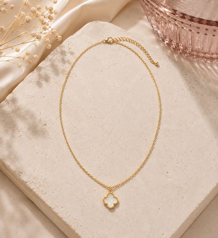 Pearl Clover Pendant Pearl Clover Pendant