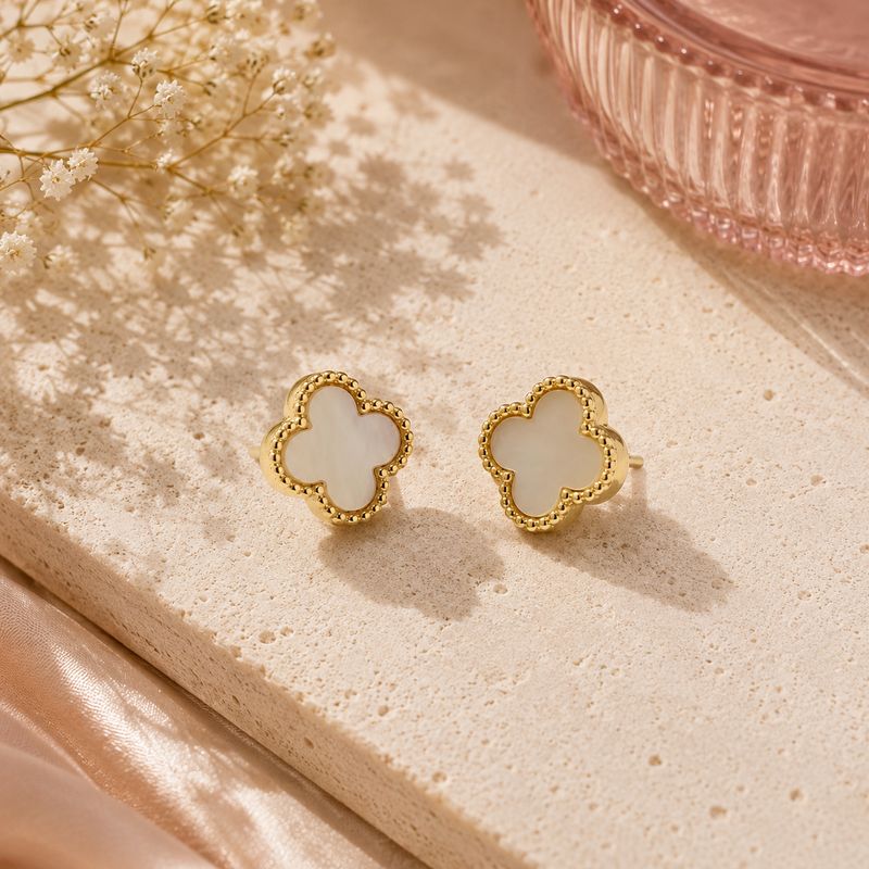 Pearl Clover Earrings Pearl Clover Earrings