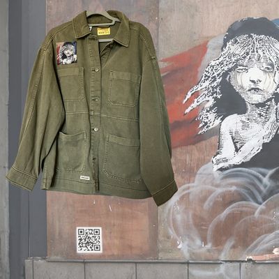 Veste Style workwear Banksy : Cosette aux larmes de fumée