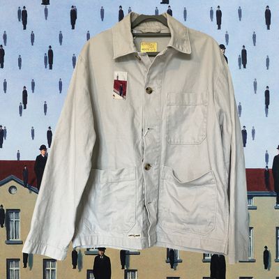 Veste René Magritte : mystère et surréalisme élégant