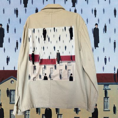 Veste René Magritte : mystère et surréalisme élégant