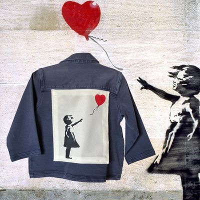 Veste bébé Banksy : poésie et innocence