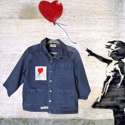 Veste bébé Banksy : poésie et innocence