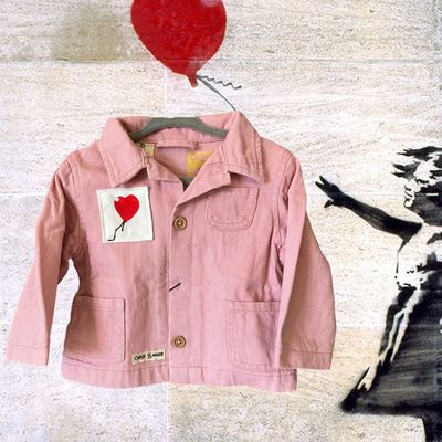 Veste bébé Banksy : poésie et innocence