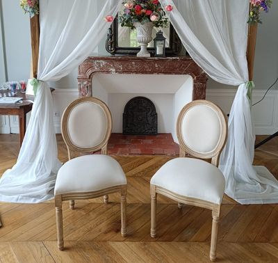 Chaises médaillon idéales pour les mariés