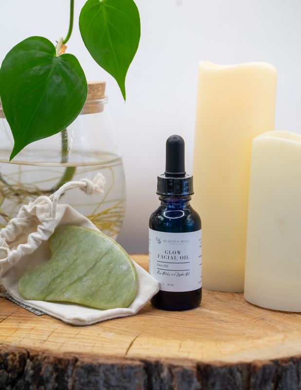 White Jade Gua Sha and Glow Facial Oil Gift Set