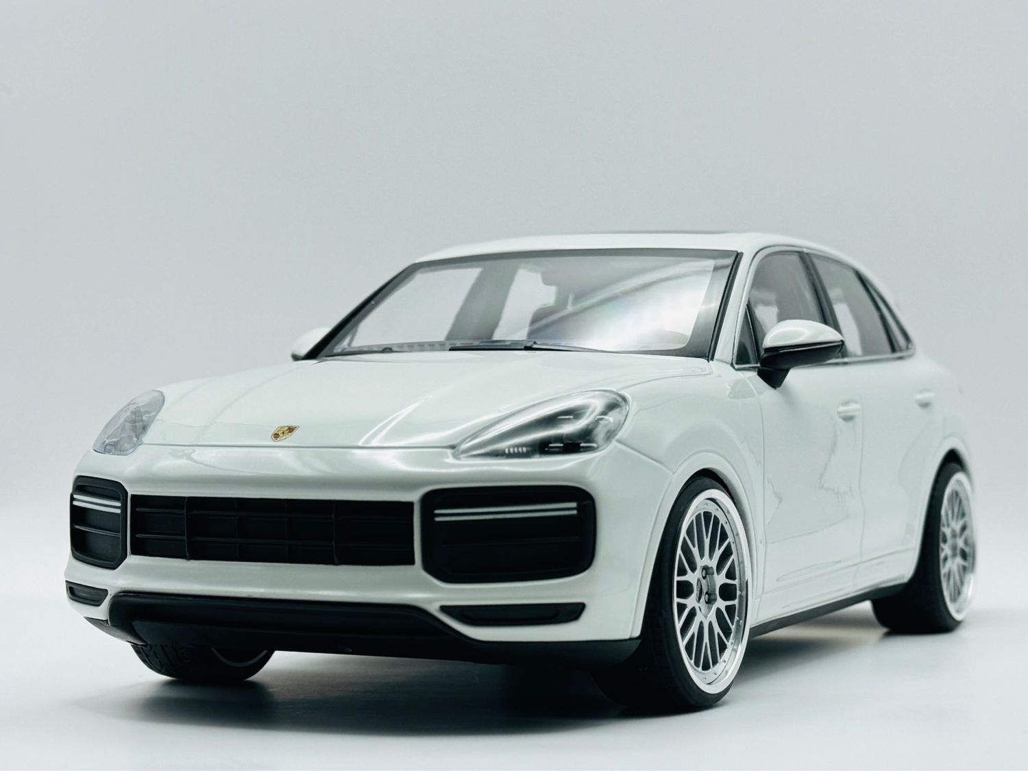 1:18 Porsche Cayenne Turbo Minichamps BBS Felgen