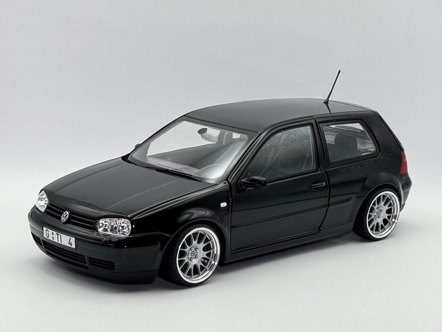 1:18 VW Golf 4 GTI Norev BBS Felgen