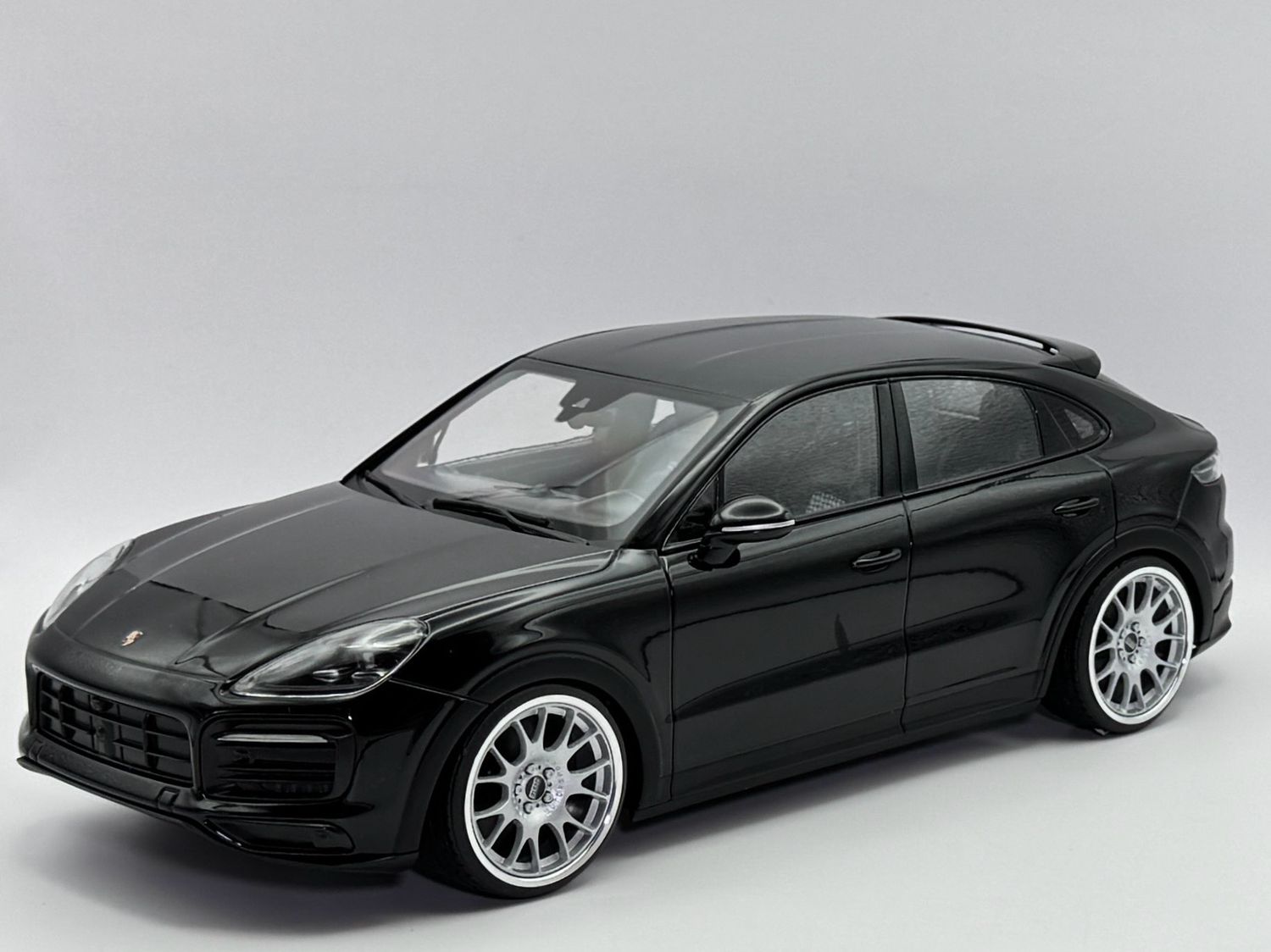 1:18 Porsche Cayenne S Norev BBS Felgen