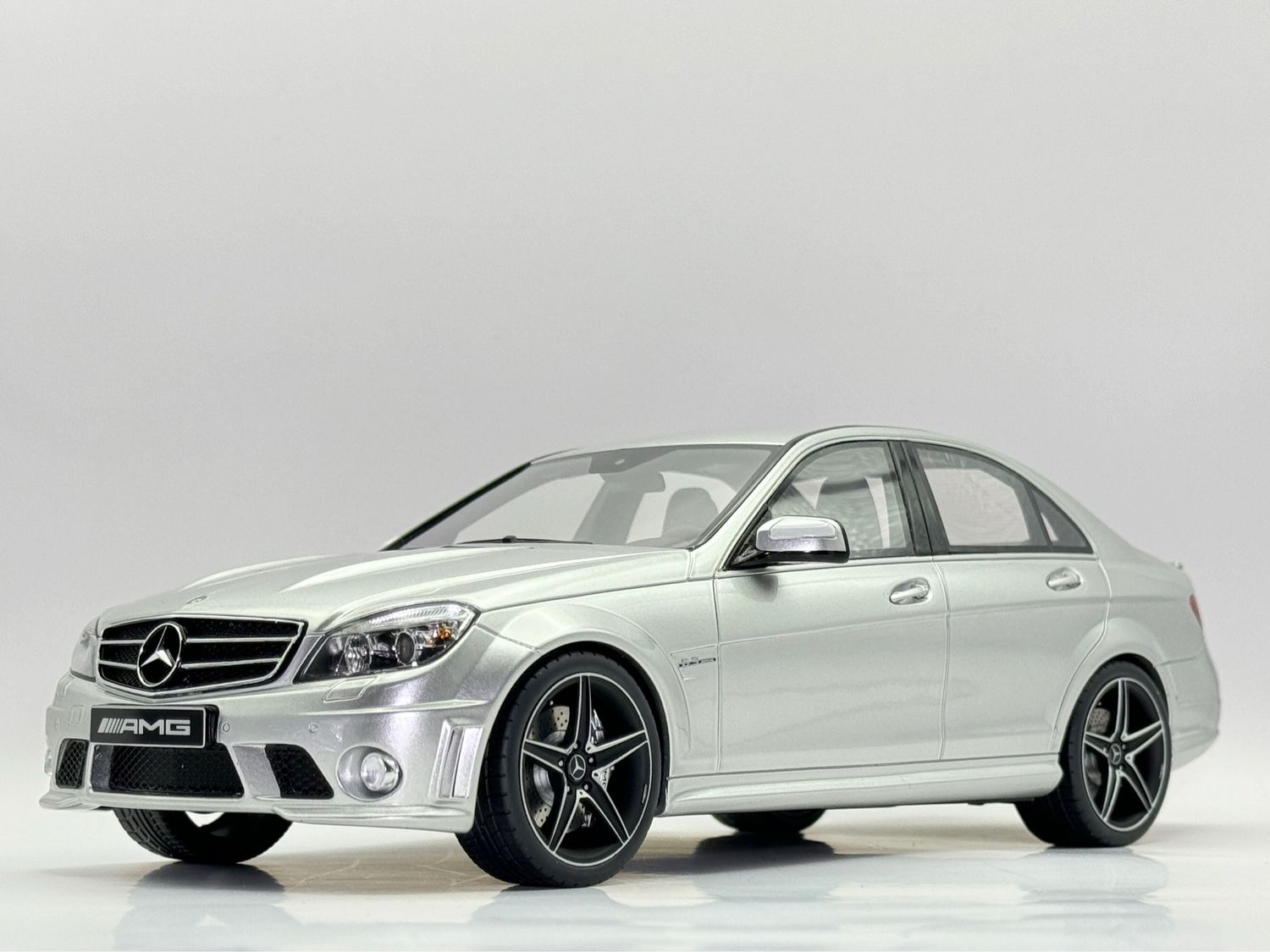 1:18 Mercedes-Benz C63 AMG GT Spirit