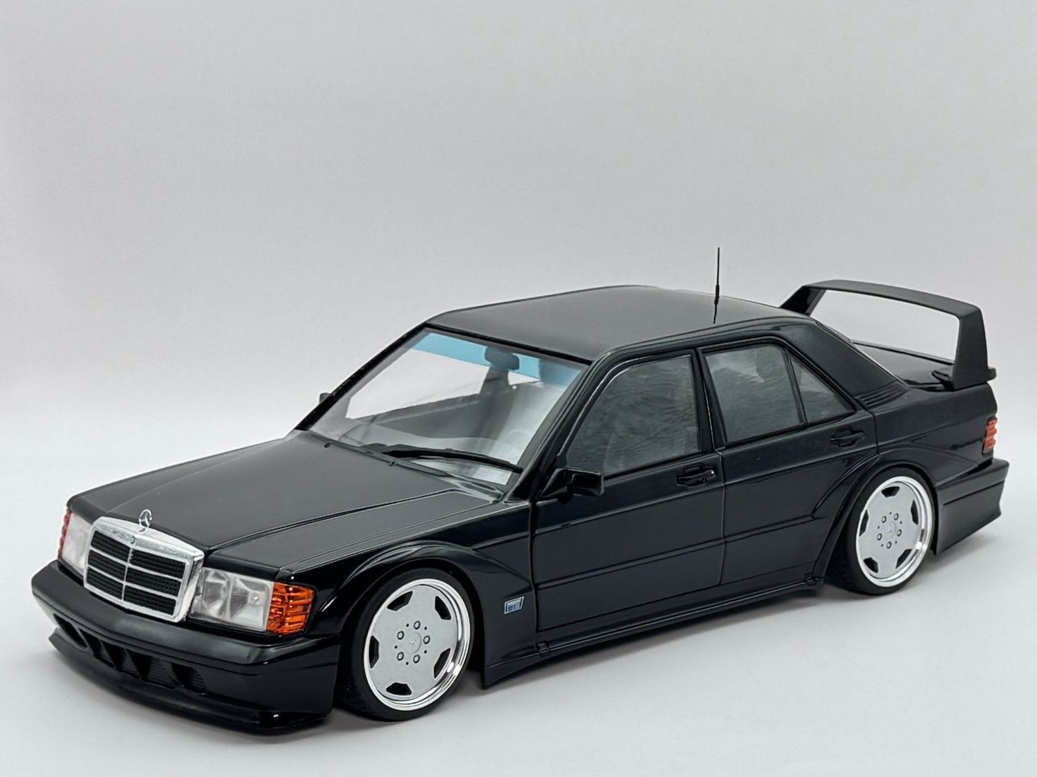 1:18 Mercedes-Benz 190 EVO II Solido AMG Felgen