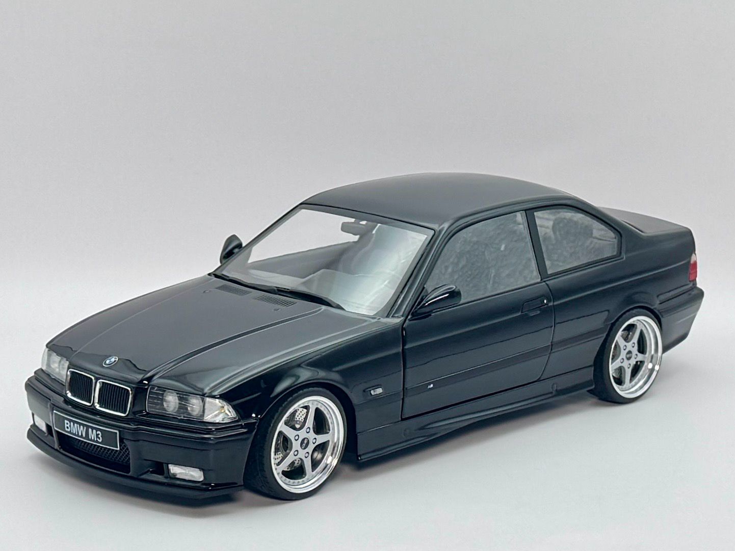 1:18 BMW M3 E36 Coupe O.Z. Felgen