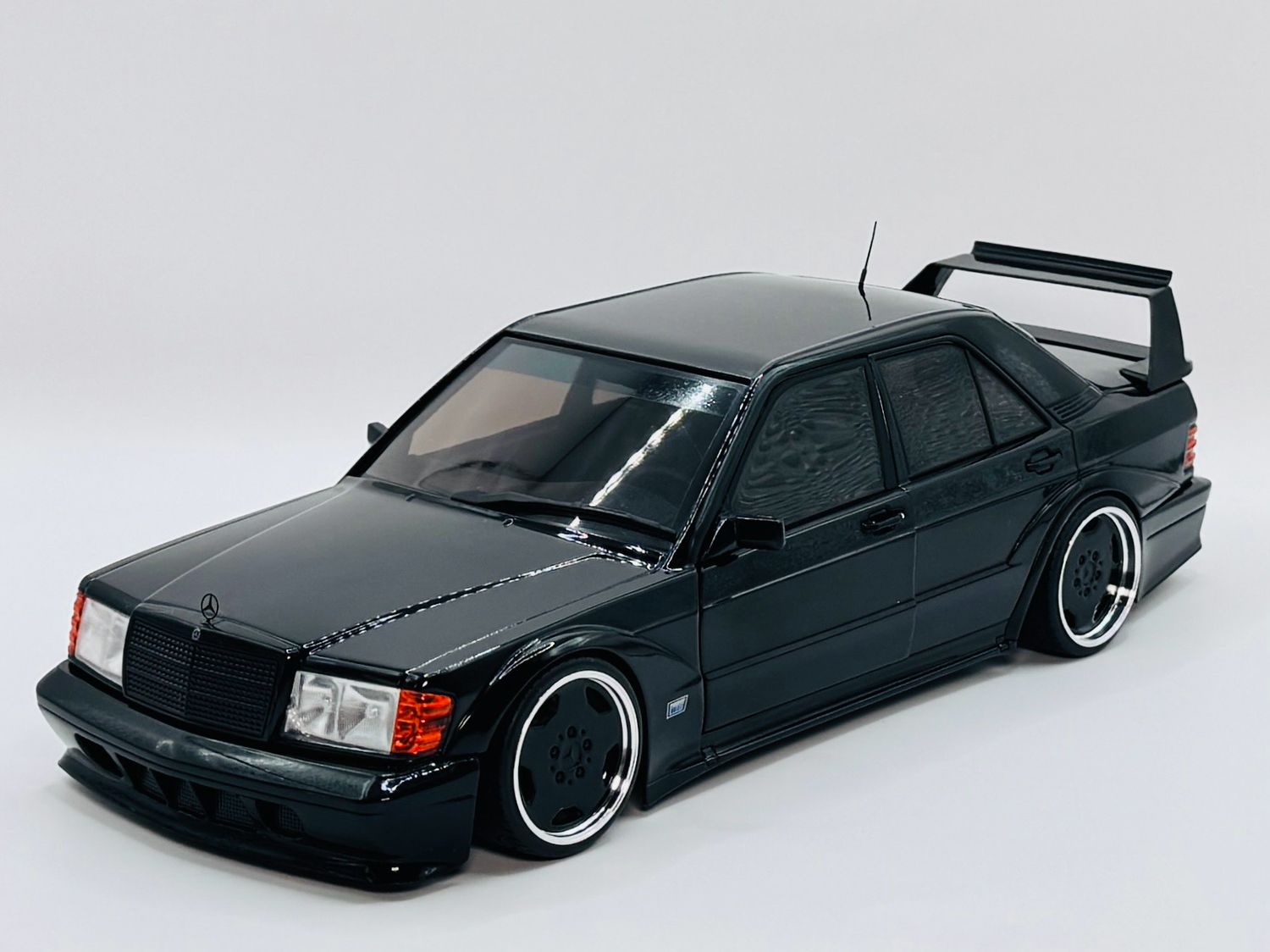 1:18 Mercedes-Benz 190 EVO II Solido AMG Felgen