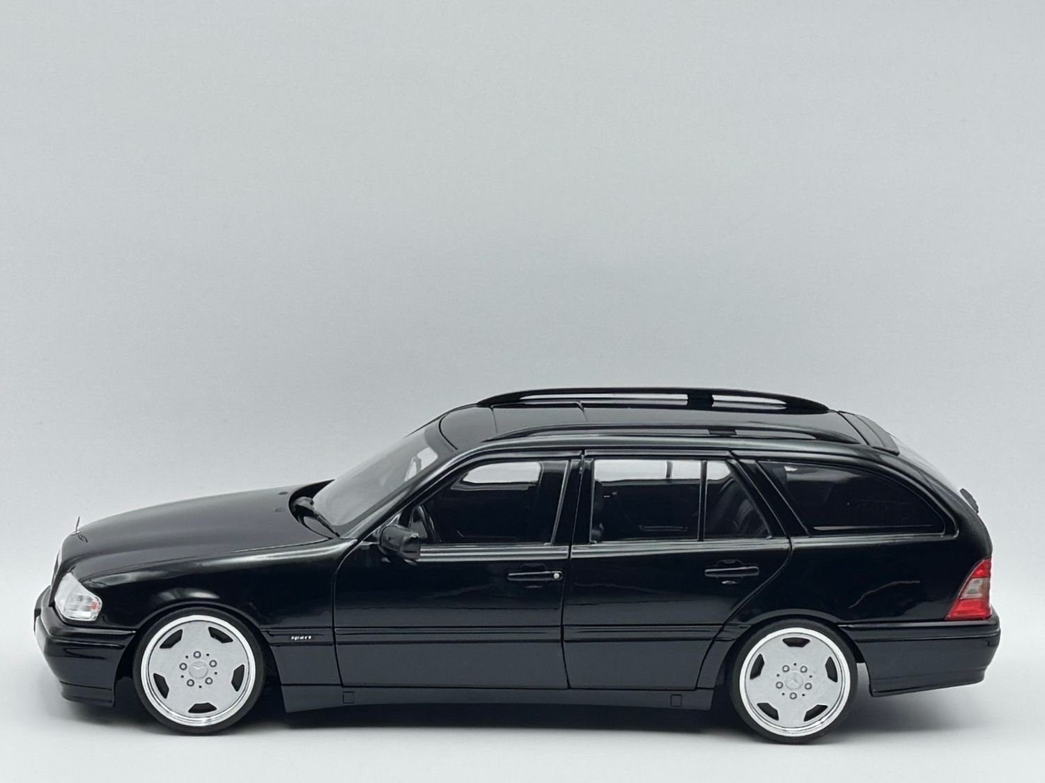 1:18 Mercedes C-Klasse T-Modell Norev AMG Tuning