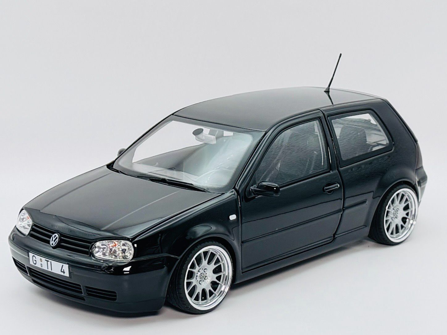 1:18 VW Golf 4 GTI Norev BBS Felgen
