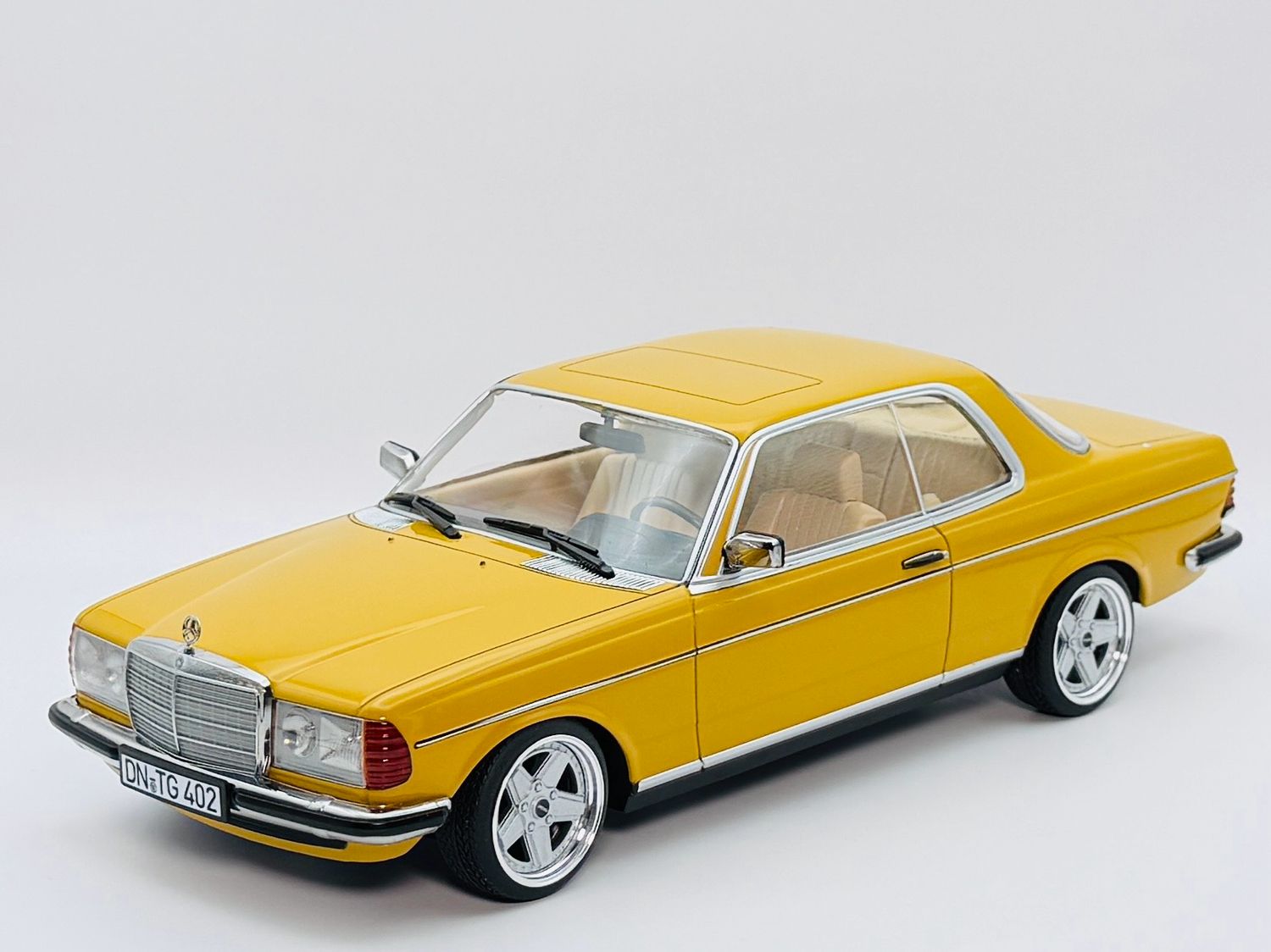 1:18 Mercedes-Benz 280 CE C123 Norev Ronal Felgen
