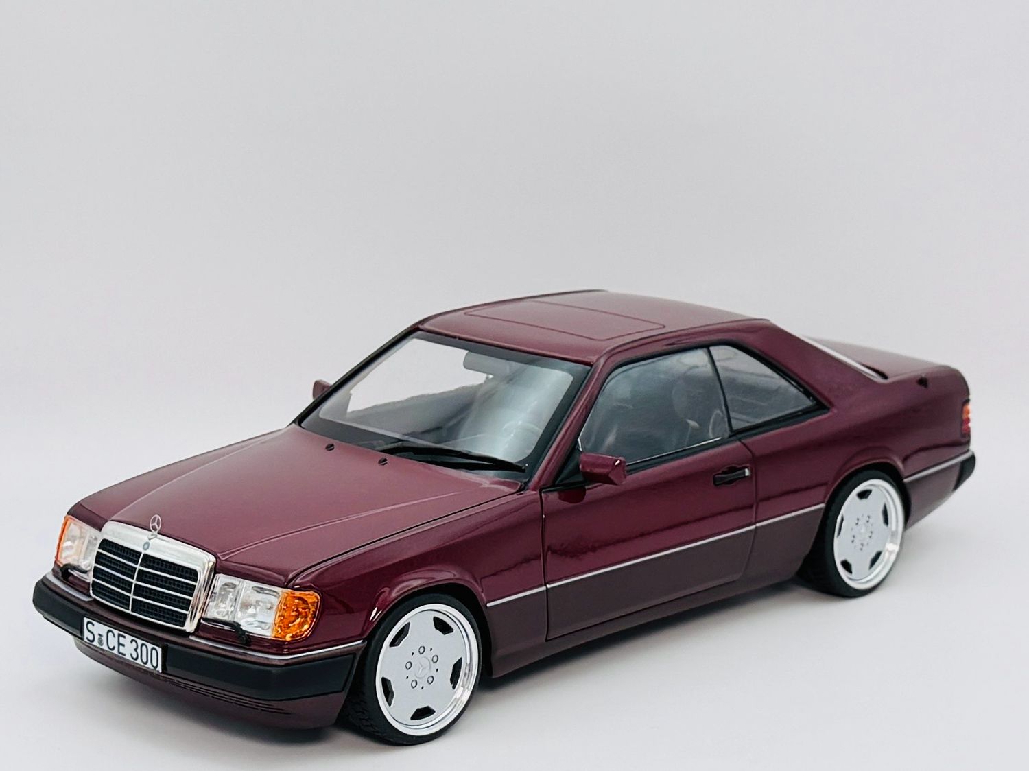1:18 Mercedes-Benz 300CE-24 Coupe C124 AMG Felgen