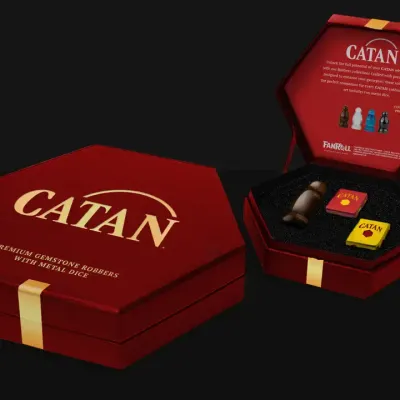 Catan Official Premium Robber &amp; Metal Dice Set- Tiger&#39;s Eye