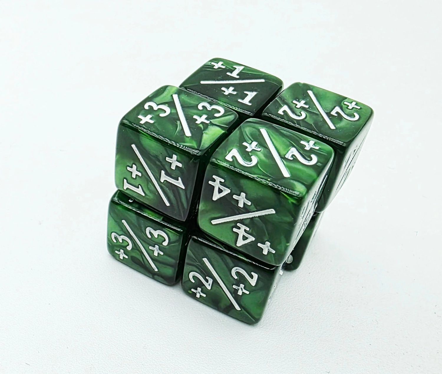 D6 (8): +1/+1 Pearl Green Counters For Magic - Set of 8