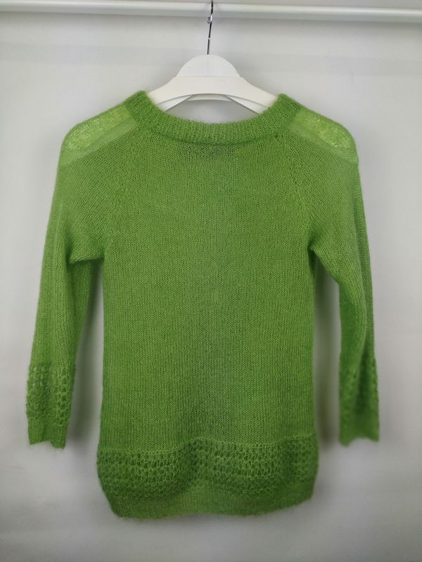 PULLOVER RANGLAN DETALLES PUÑOS PERIDOTO