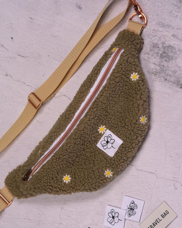 Bauchtasche Plüsch mit Blumen (Beige)